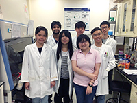 Participants of SRPP2017 pose for a group photo with lab-mates in the the laboratory with colleagues and fellow students